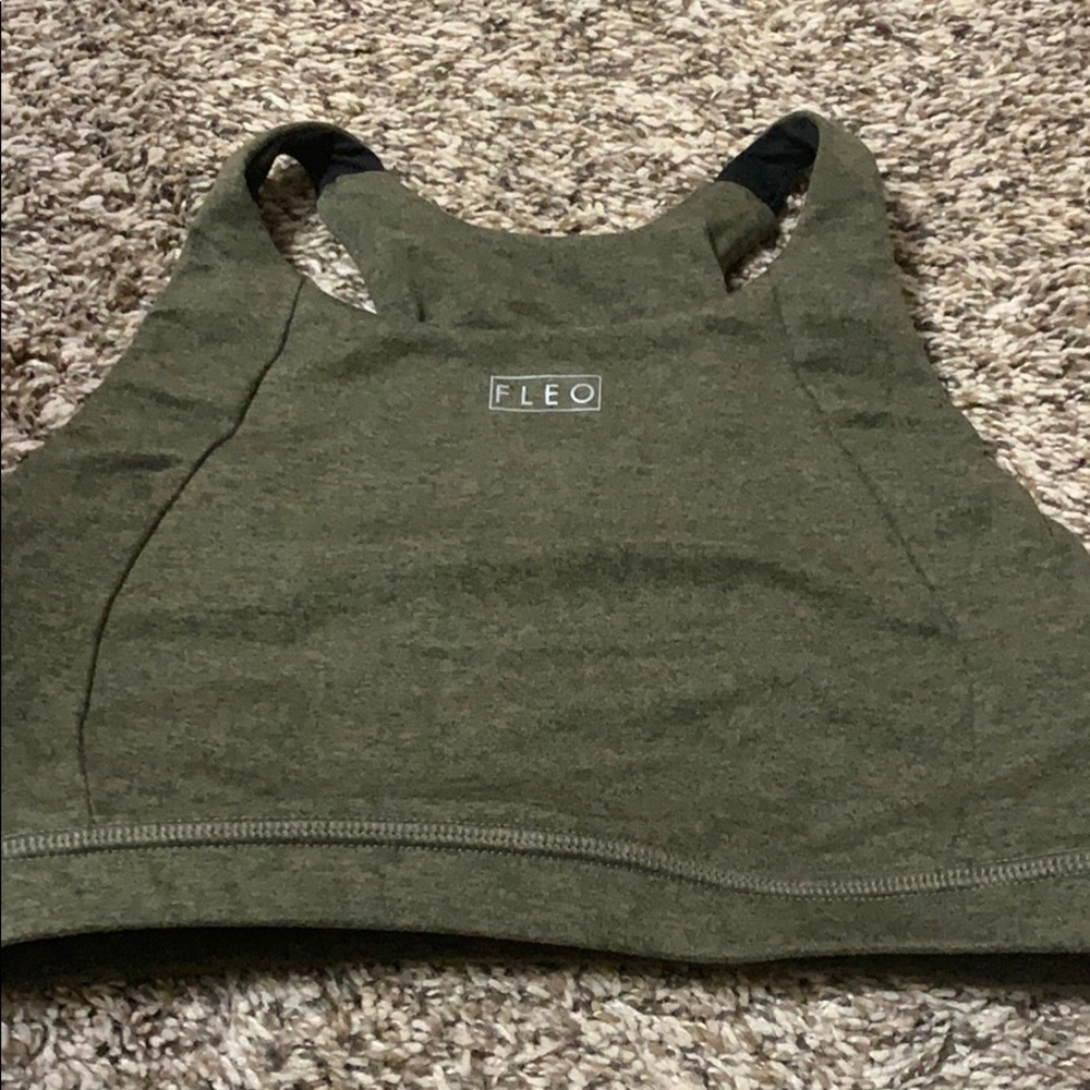 Fleo Jourdaine caper stone sports bra